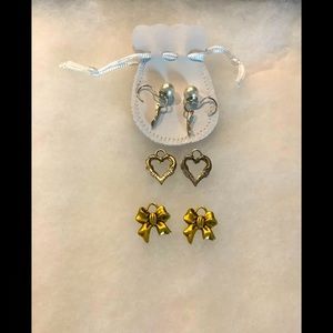 😊A pair of freshwater Pearl lever back earrings-Sterling with 2 sets of dangles